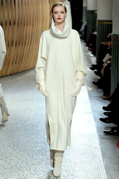Look 3
